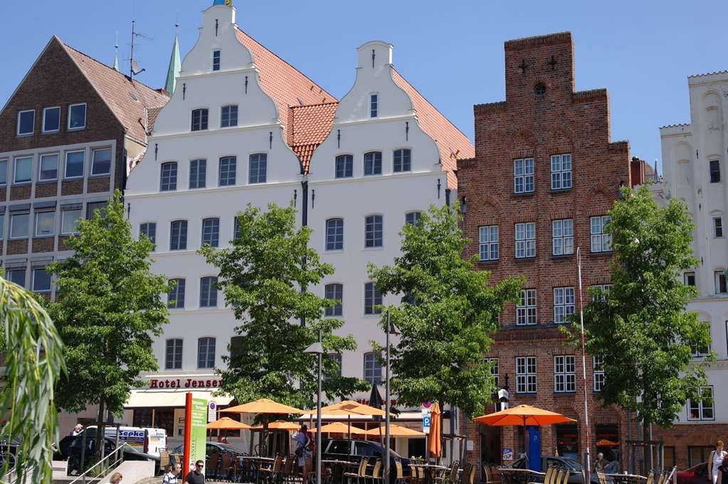 Hotel Jensen Lübeck Exteriör bild