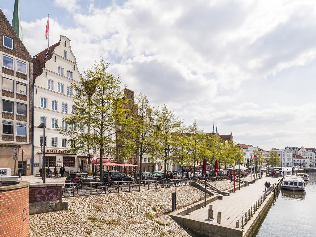 Hotel Jensen Lübeck Exteriör bild