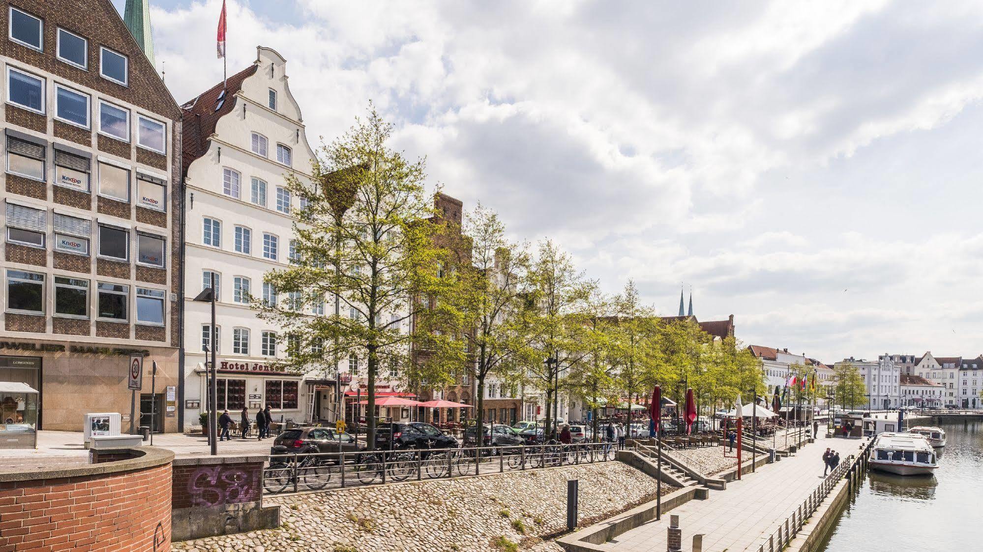 Hotel Jensen Lübeck Exteriör bild