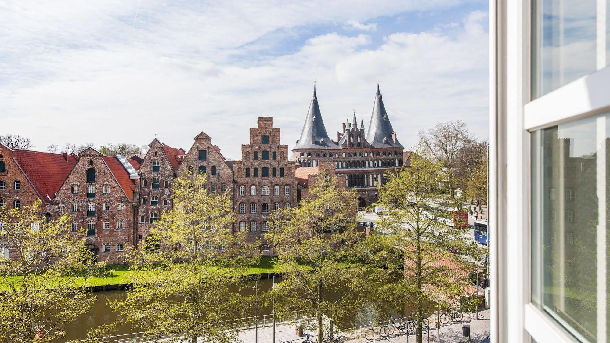 Hotel Jensen Lübeck Exteriör bild